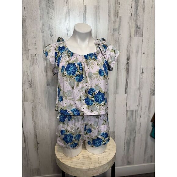 Two piece set - Picture 2 of 7